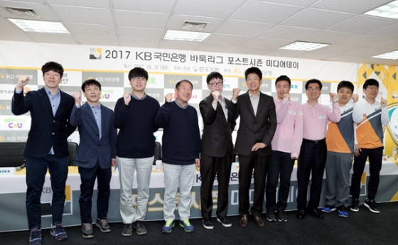 김영삼 감독  